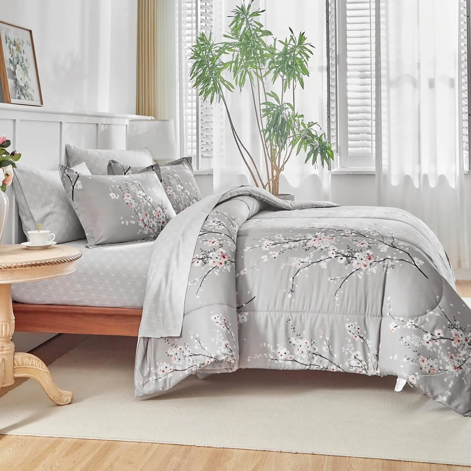 AIKASY Bed in a Bag 6 Pieces Twin Size - Floral Print - Soft Microfiber, Reversible Bed Comforter Set (1 Comforter, 2 Pillow Shams, 1 Flat Sheet, 1 Fitted Sheet, 1 Pillowcases)（Grey, Twin）