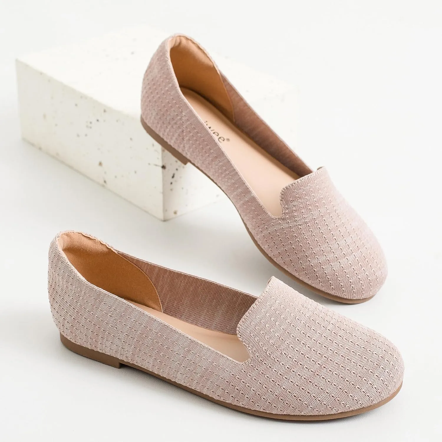 Ataiwee Women's Wide Width Flat Shoes, Fashion Comfortable Plus Size Cute Round Toe Slip on Loafer Shoes.