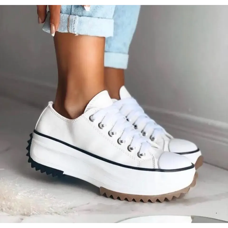 Elegant and detailed supportive summer footwear