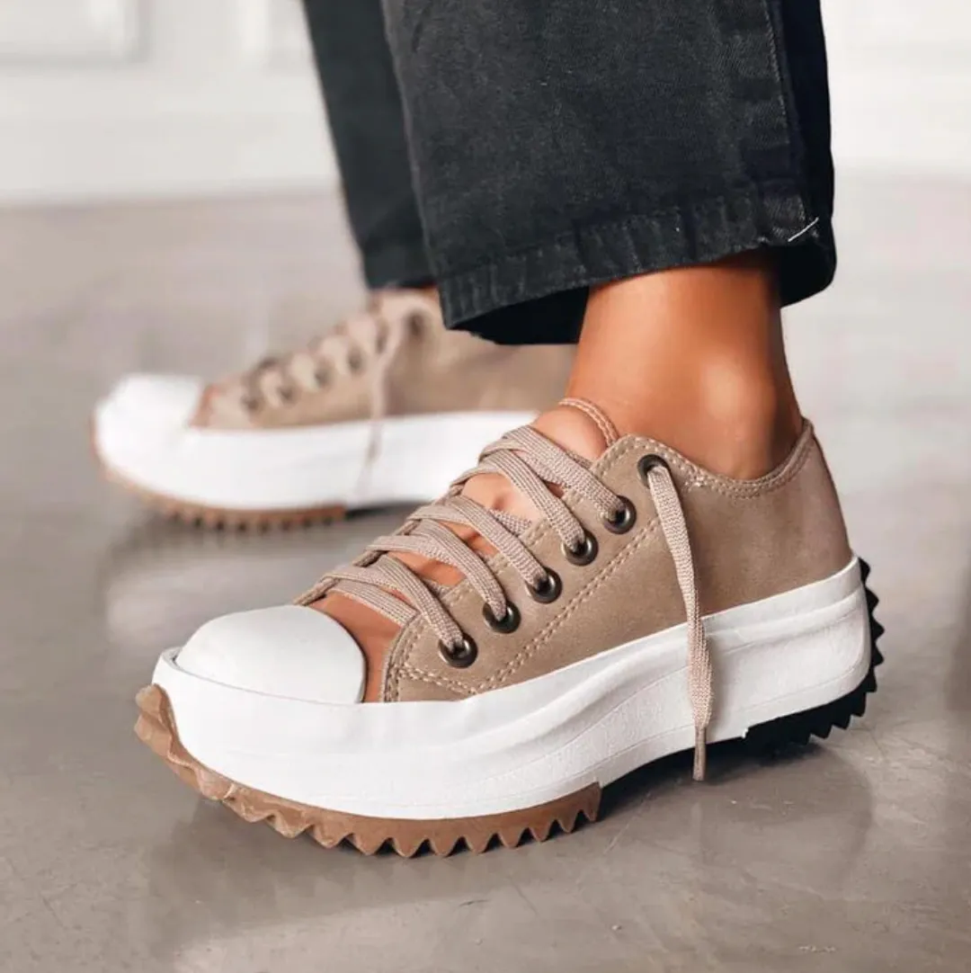 Elegant and detailed supportive summer footwear