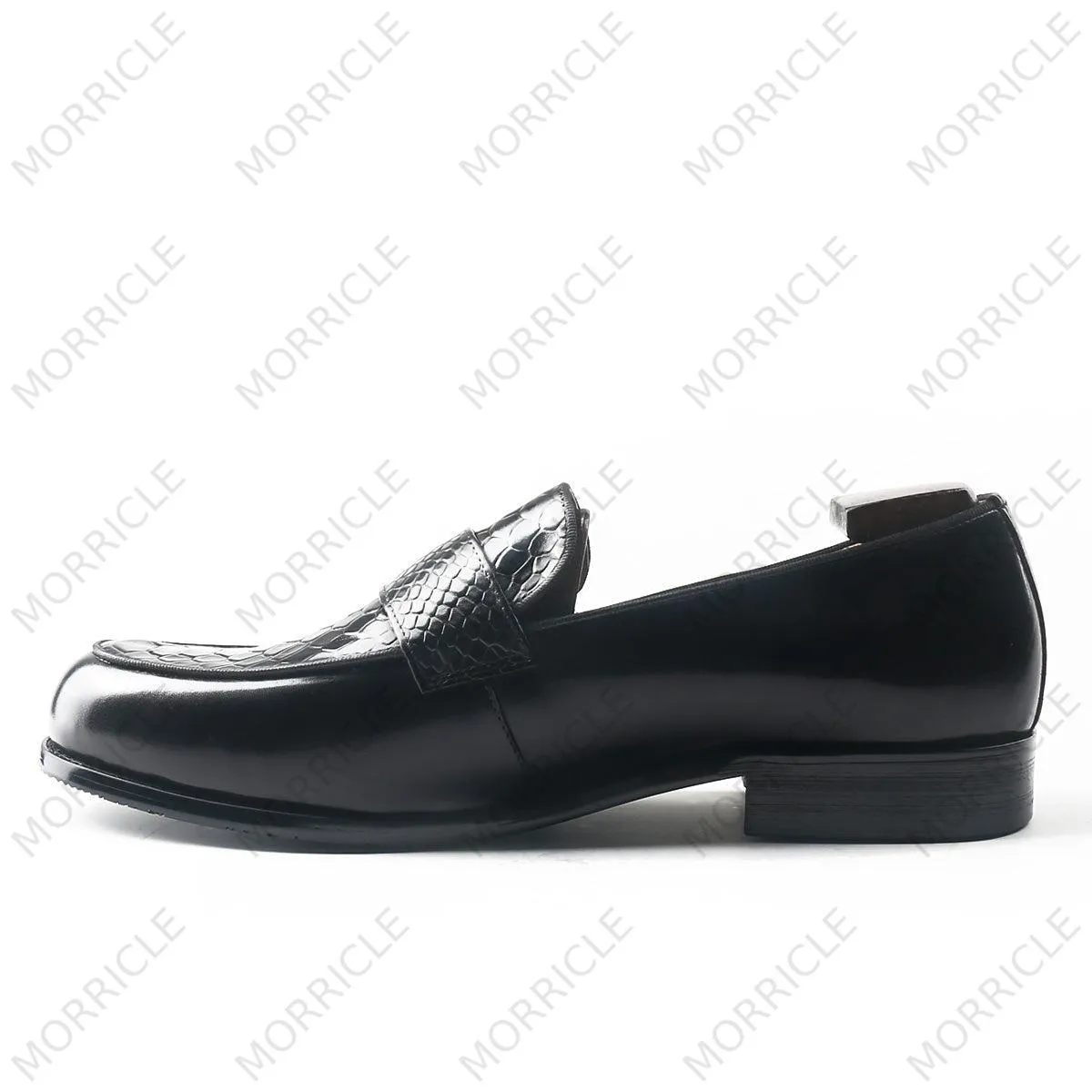 Embossed Crocodile Pattern Full Strap Loafers