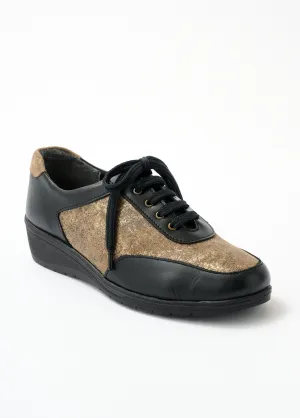 Lace-up comfort width leather derby