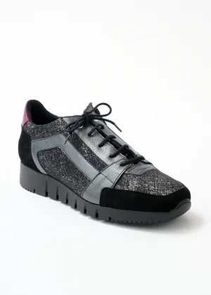 Leather derby comfort width laced and zipped