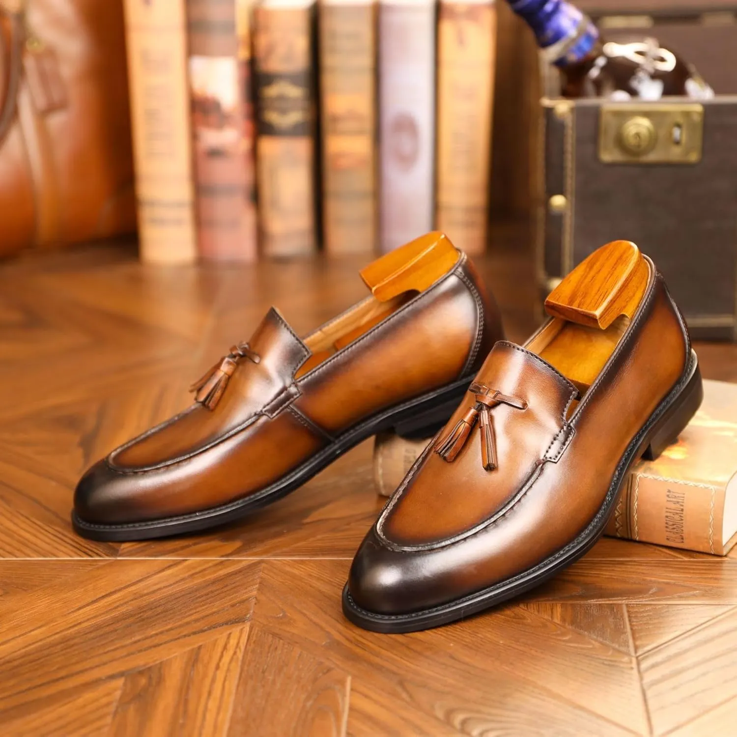 Men's Handmade Leather Modern Classic Lace up Leather Lined Perforated Dress Oxfords Shoes Men Breathable Wingtip Brogue Derby