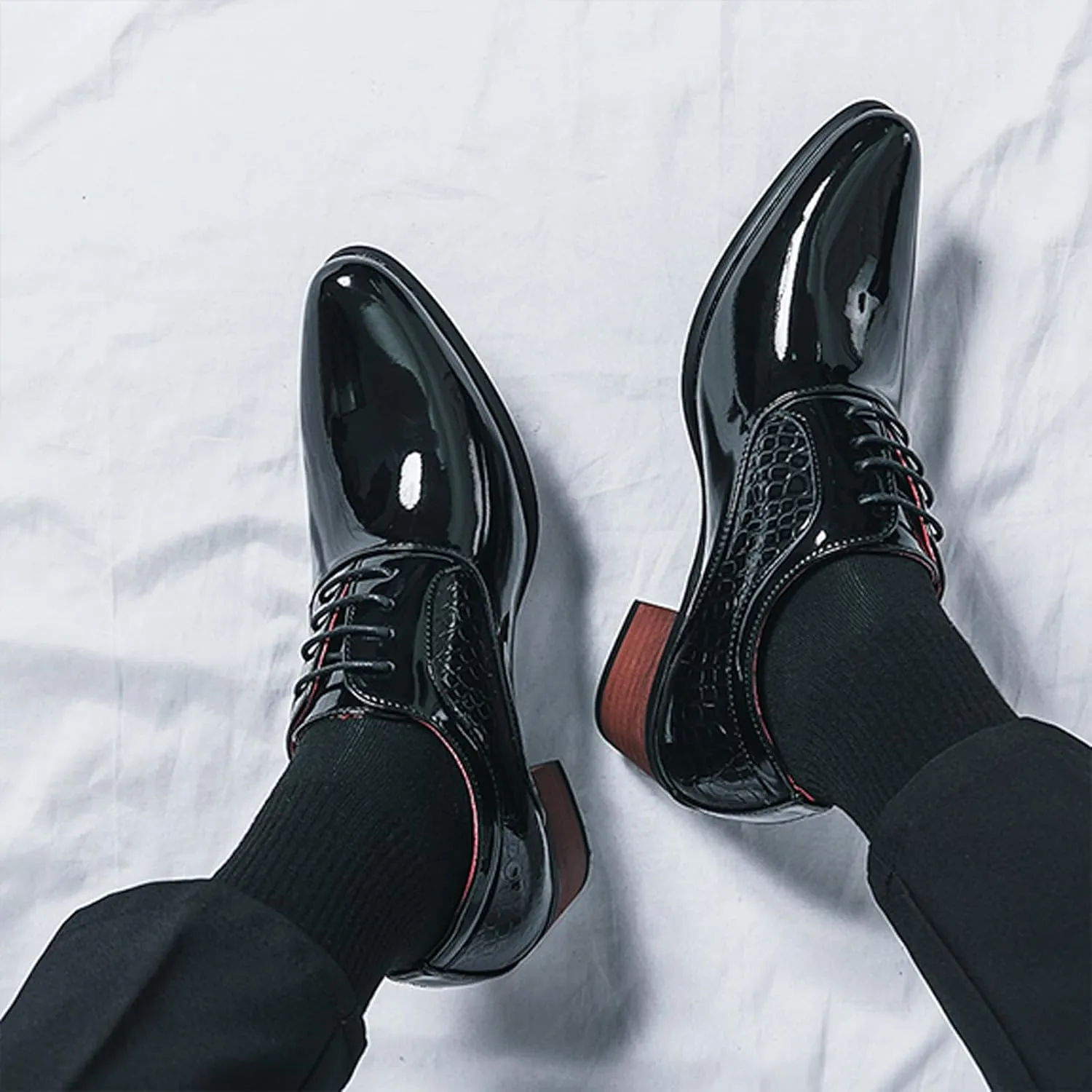 Men's Leather Derby Oxfords Shoes Classic Lace-up Low Top Pointed Toe Embossed Block High Heel Business Wedding Dress Shoes