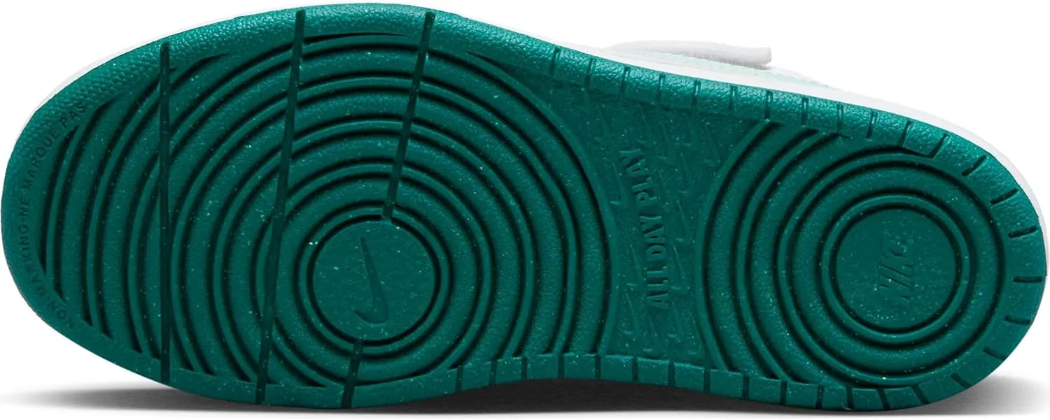 NIKE Boy's Sneaker