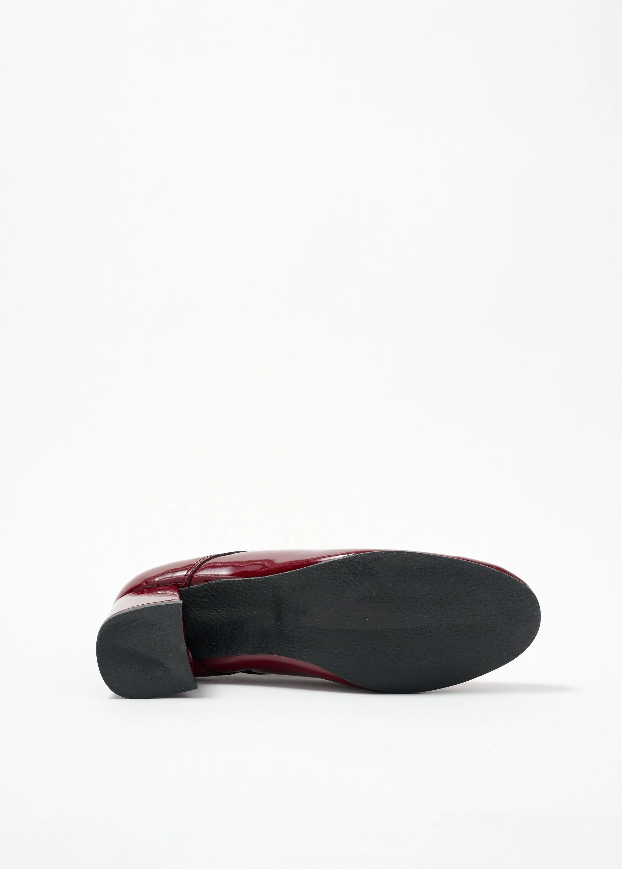Patent leather lace-up Derbies with comfort width heels