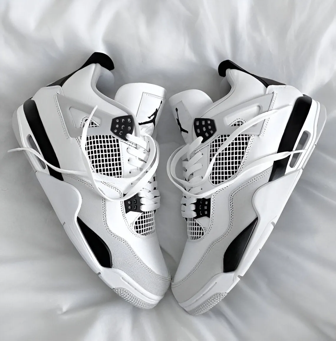 "Nike Air Jordan Retro 4 Military Black – Iconic Style, Supreme Comfort!"