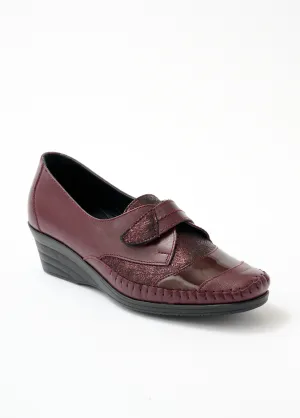 Velcro comfort width wedge derbies
