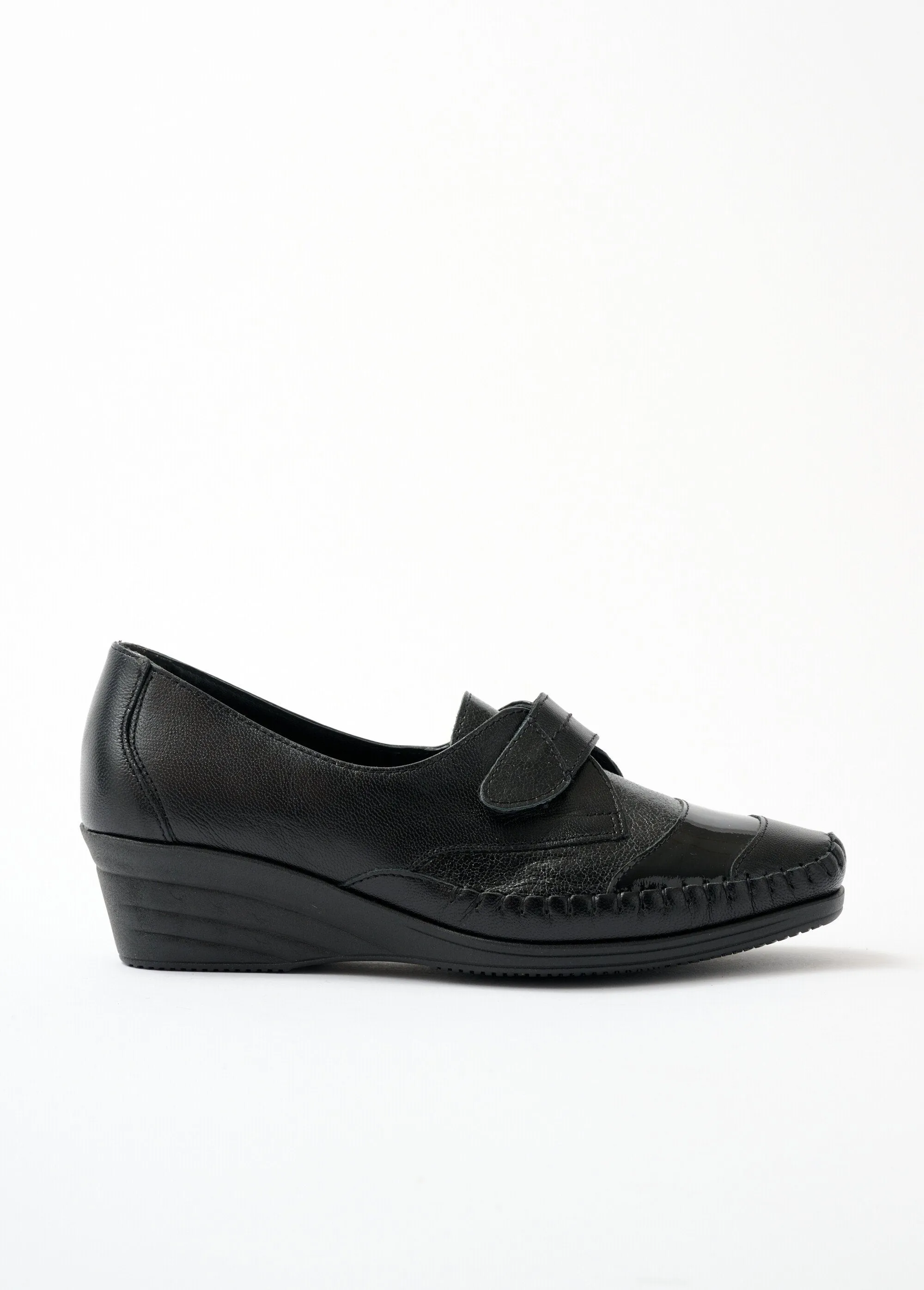 Velcro comfort width wedge derbies