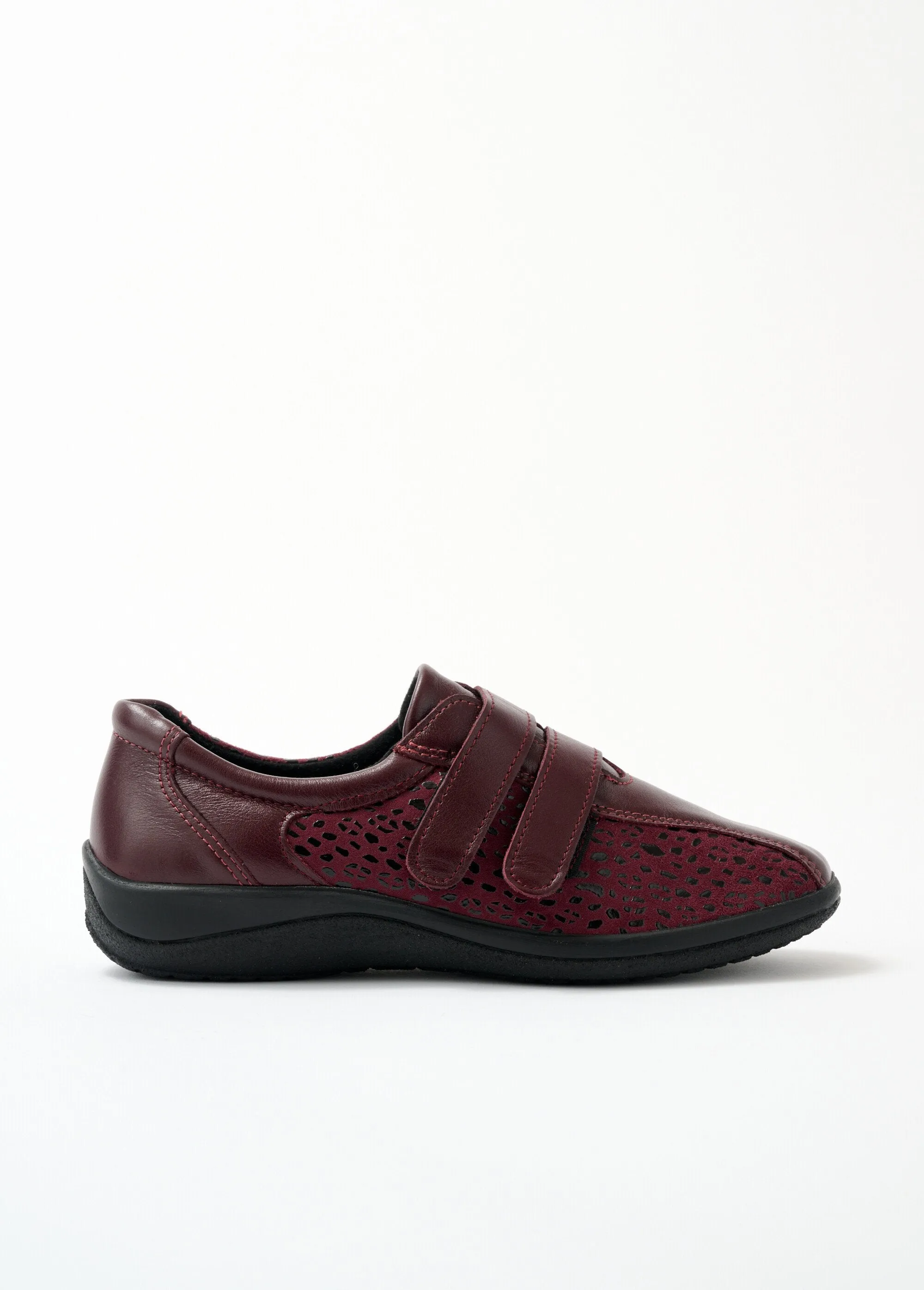 Wide leather derbies for sensitive feet