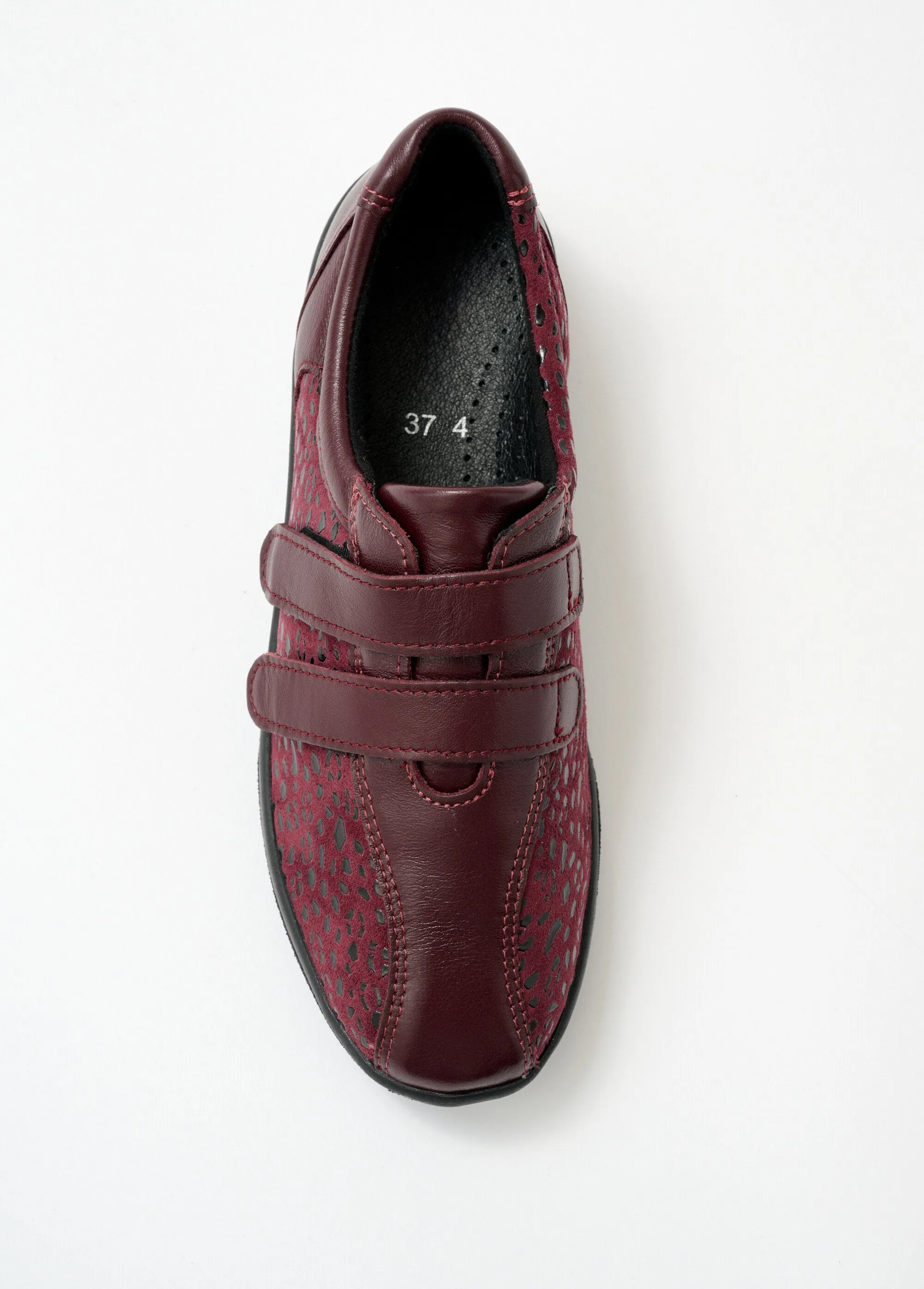 Wide leather derbies for sensitive feet