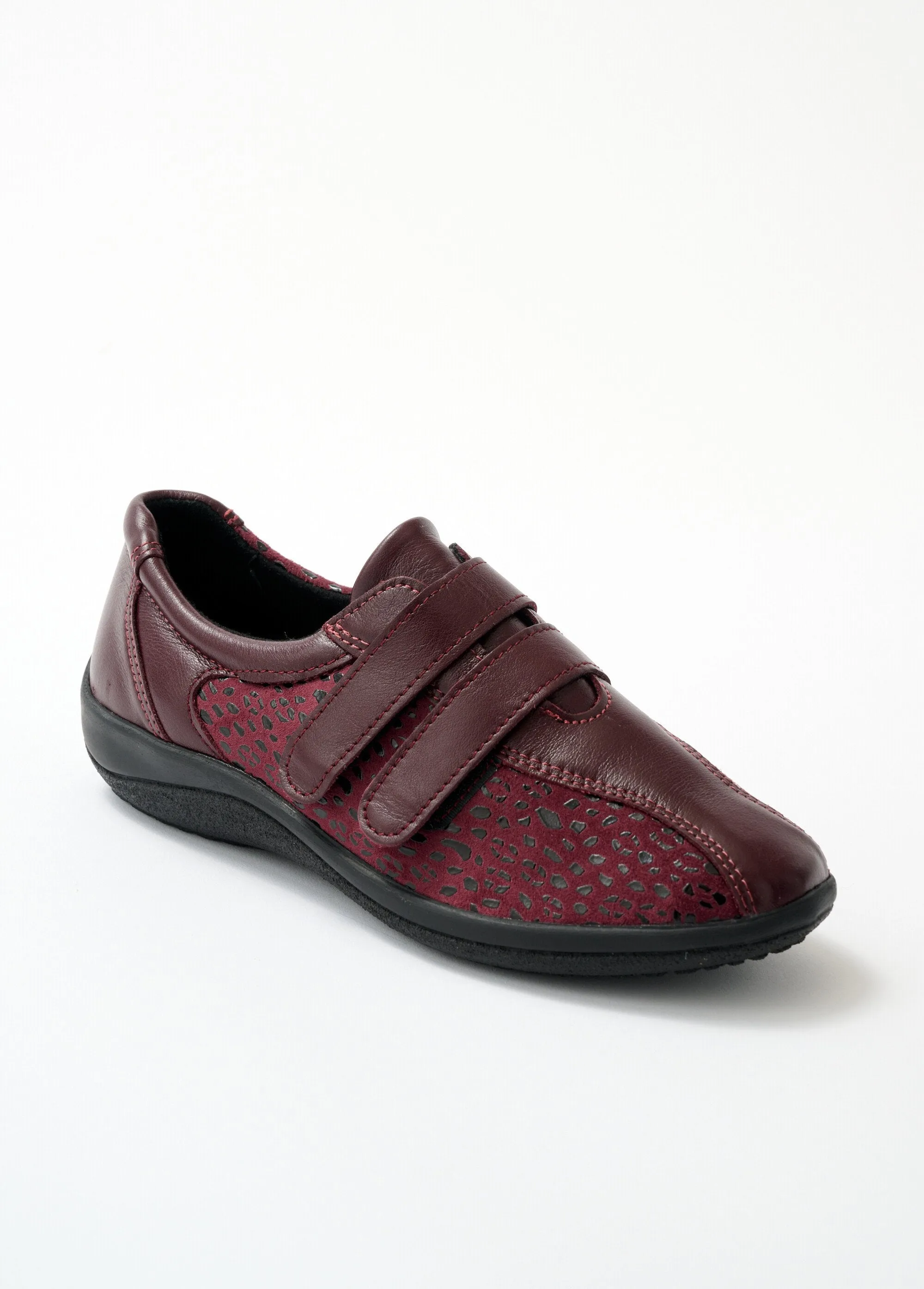 Wide leather derbies for sensitive feet