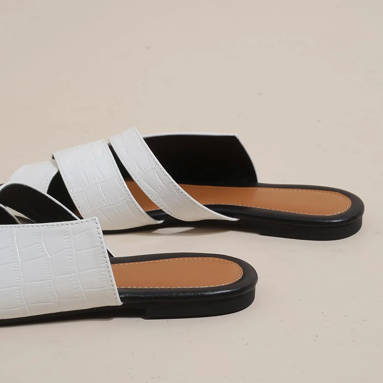 Women's Leather Fashion Flat Slides Sandals Comfort Summer Slip On Pointed Open Toe Slingback Casual Sandals for Outdoor Party Walking Beach