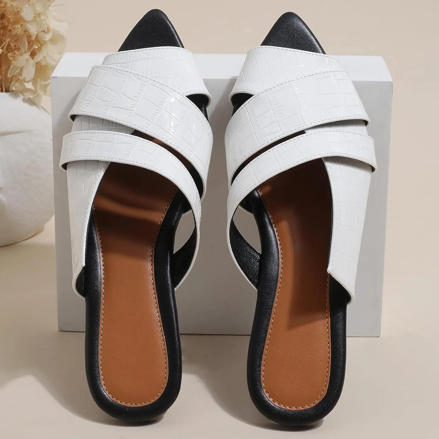 Women's Leather Fashion Flat Slides Sandals Comfort Summer Slip On Pointed Open Toe Slingback Casual Sandals for Outdoor Party Walking Beach