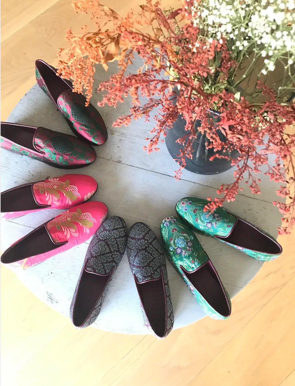 Women's Pink Brocade Valenciana Slippers