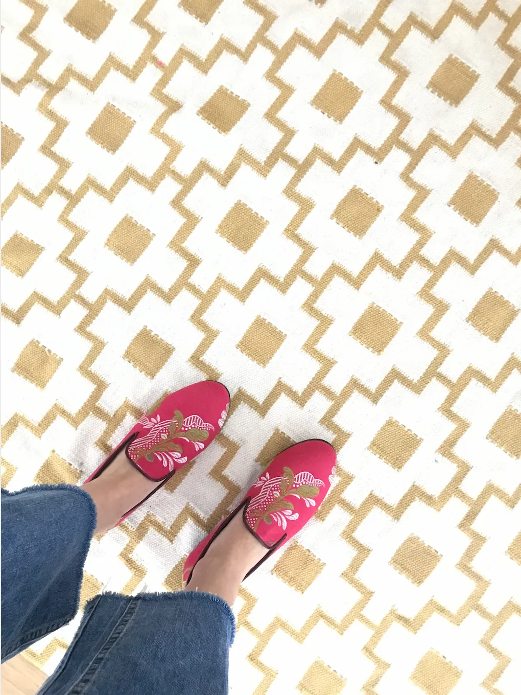 Women's Pink Brocade Valenciana Slippers